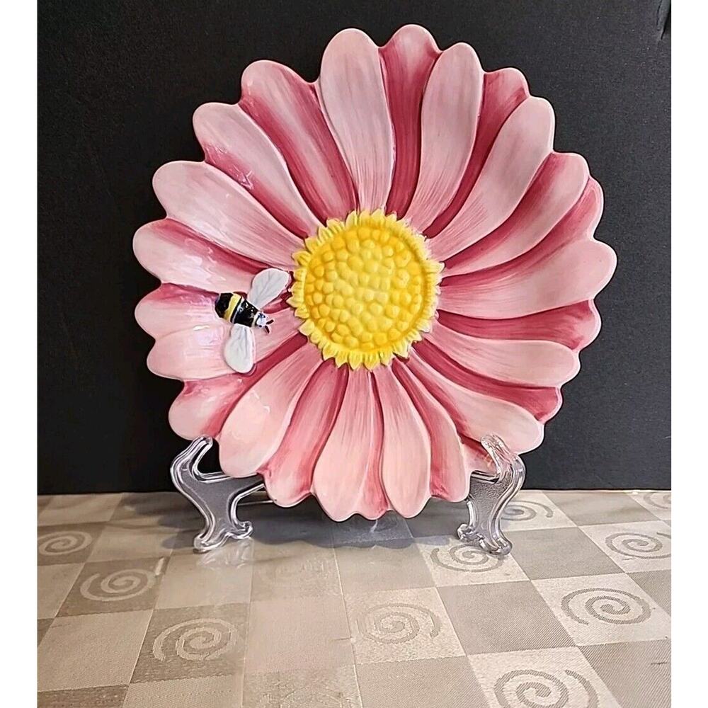 Vtg Harry and David 2007 Hand Painted Pink Daisy Bee Ceramic Plate 8.5"